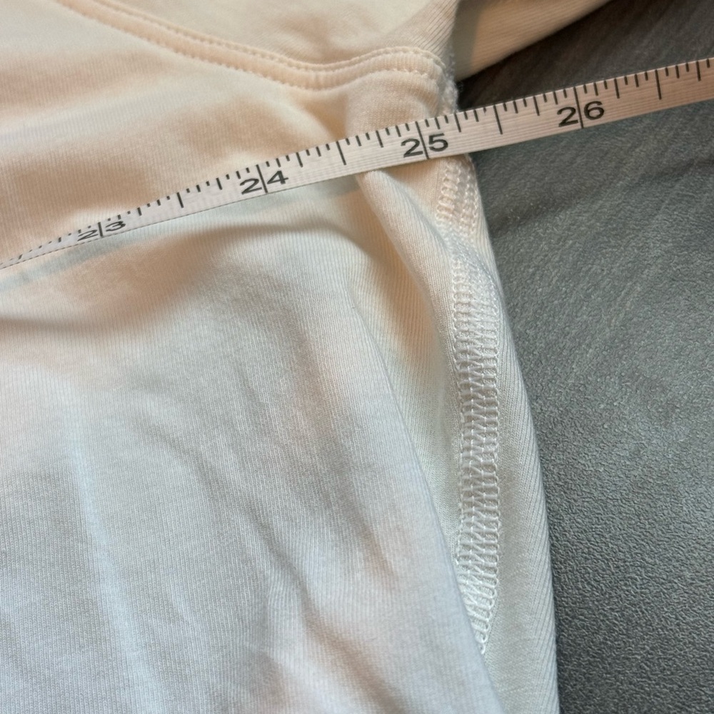 Lululemon Back In Action Tee - Picture 5 of 5